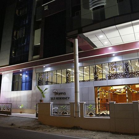 Poppys S.E.T Residency Hotel Kumbakonam Ngoại thất bức ảnh
