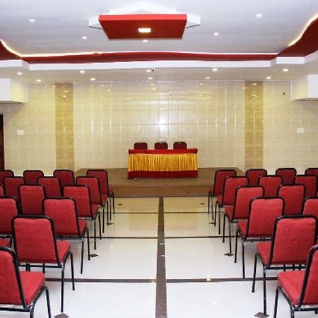 Poppys S.E.T Residency Hotel Kumbakonam Ngoại thất bức ảnh