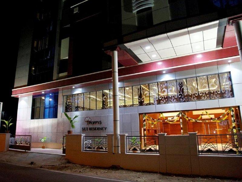 Poppys S.E.T Residency Hotel Kumbakonam Ngoại thất bức ảnh