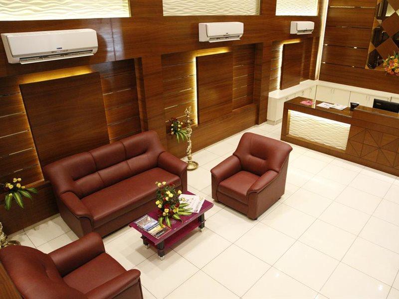 Poppys S.E.T Residency Hotel Kumbakonam Ngoại thất bức ảnh
