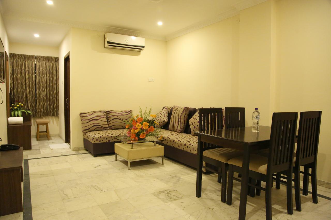 Poppys S.E.T Residency Hotel Kumbakonam Ngoại thất bức ảnh