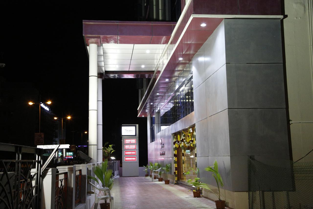 Poppys S.E.T Residency Hotel Kumbakonam Ngoại thất bức ảnh