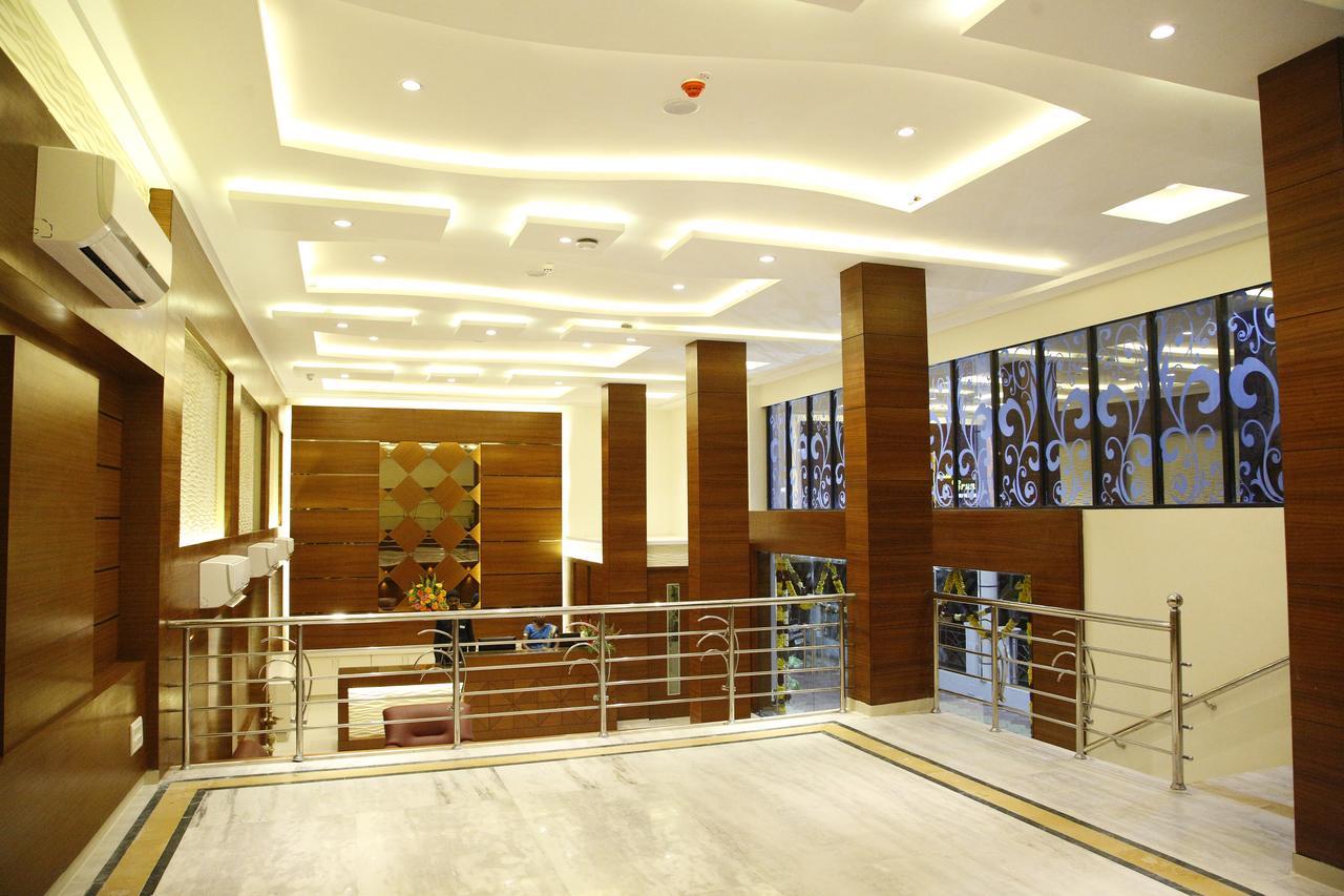 Poppys S.E.T Residency Hotel Kumbakonam Ngoại thất bức ảnh