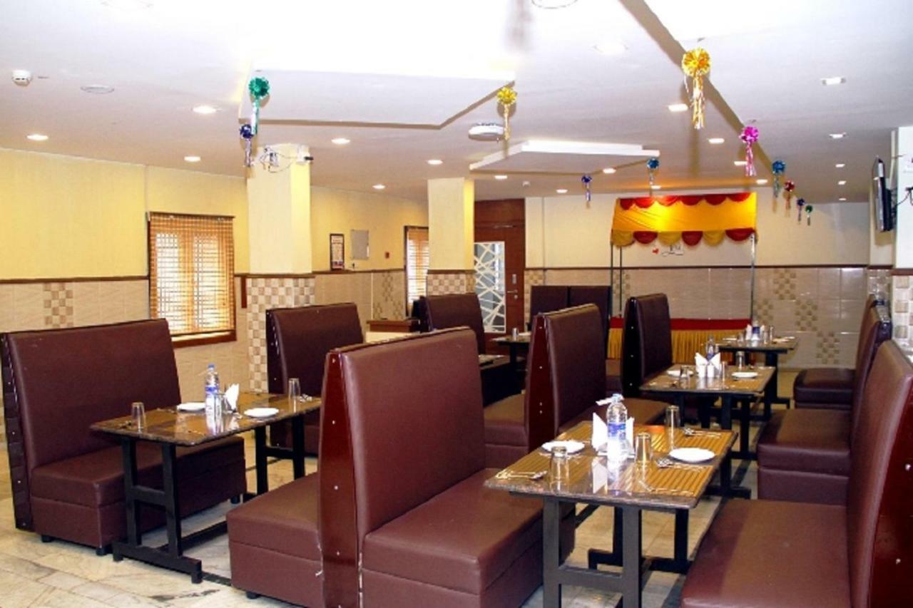 Poppys S.E.T Residency Hotel Kumbakonam Ngoại thất bức ảnh