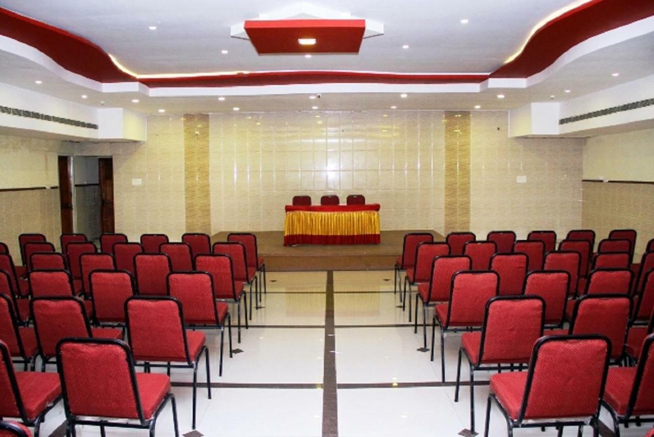 Poppys S.E.T Residency Hotel Kumbakonam Ngoại thất bức ảnh