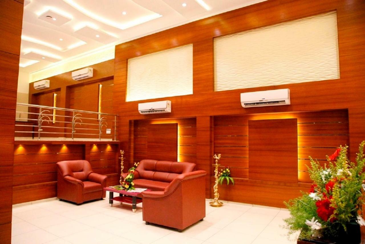 Poppys S.E.T Residency Hotel Kumbakonam Ngoại thất bức ảnh
