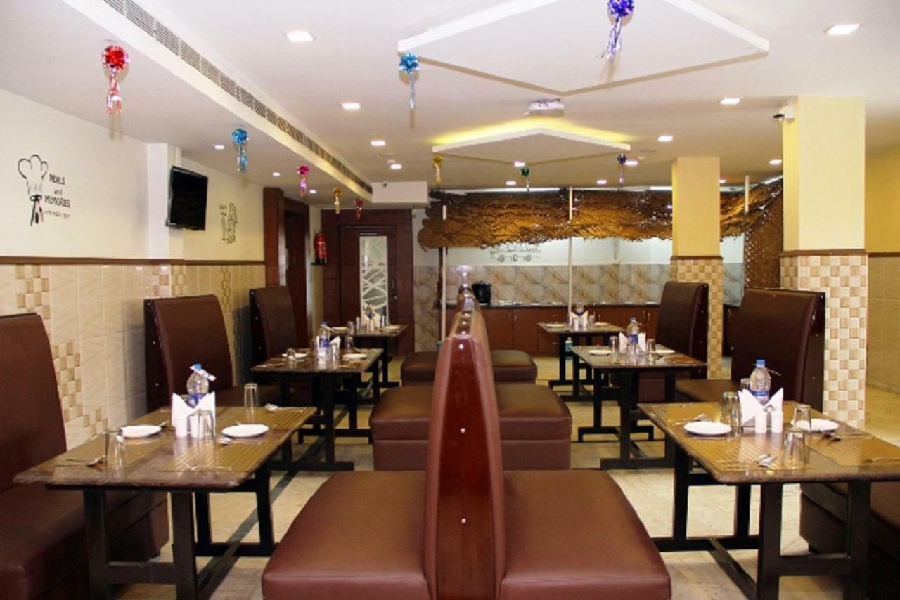 Poppys S.E.T Residency Hotel Kumbakonam Ngoại thất bức ảnh