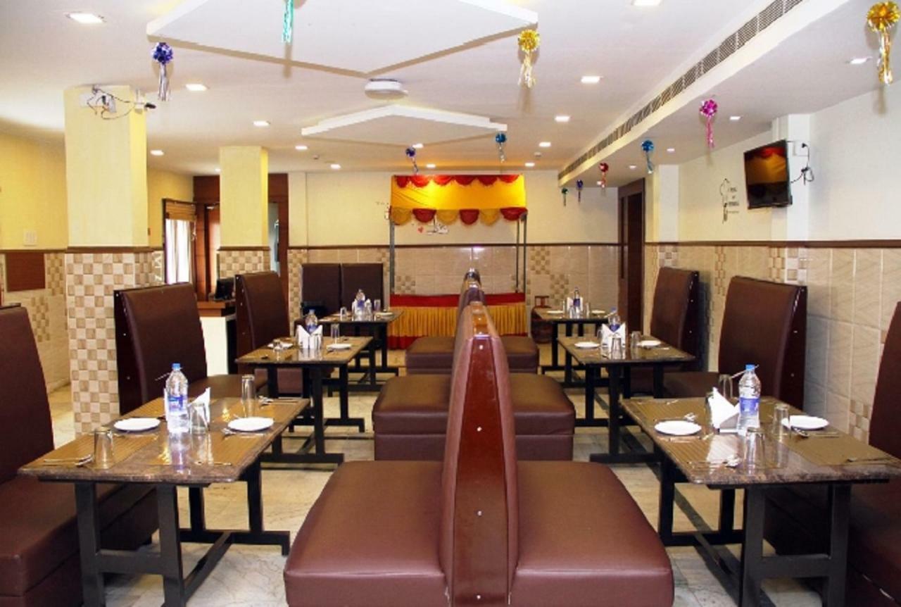 Poppys S.E.T Residency Hotel Kumbakonam Ngoại thất bức ảnh